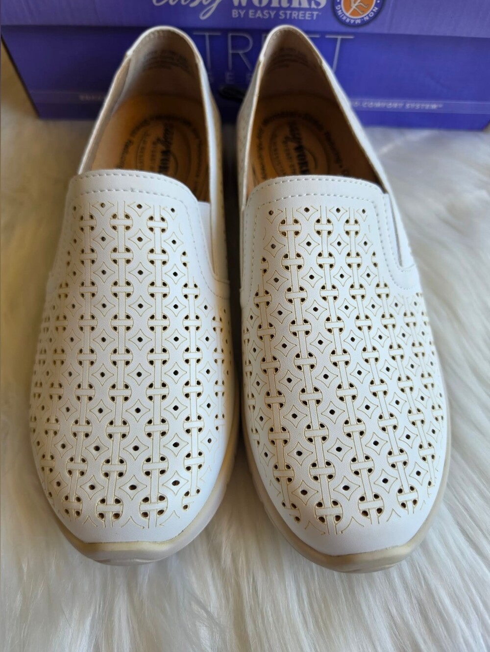 Easy Works By Easy Streets Mosaic - Womens 7.5M White Slip on